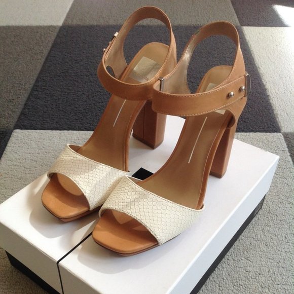 Dolce Vita Feryl Leather Ankle-Strap Sandals - Picture 2 of 7